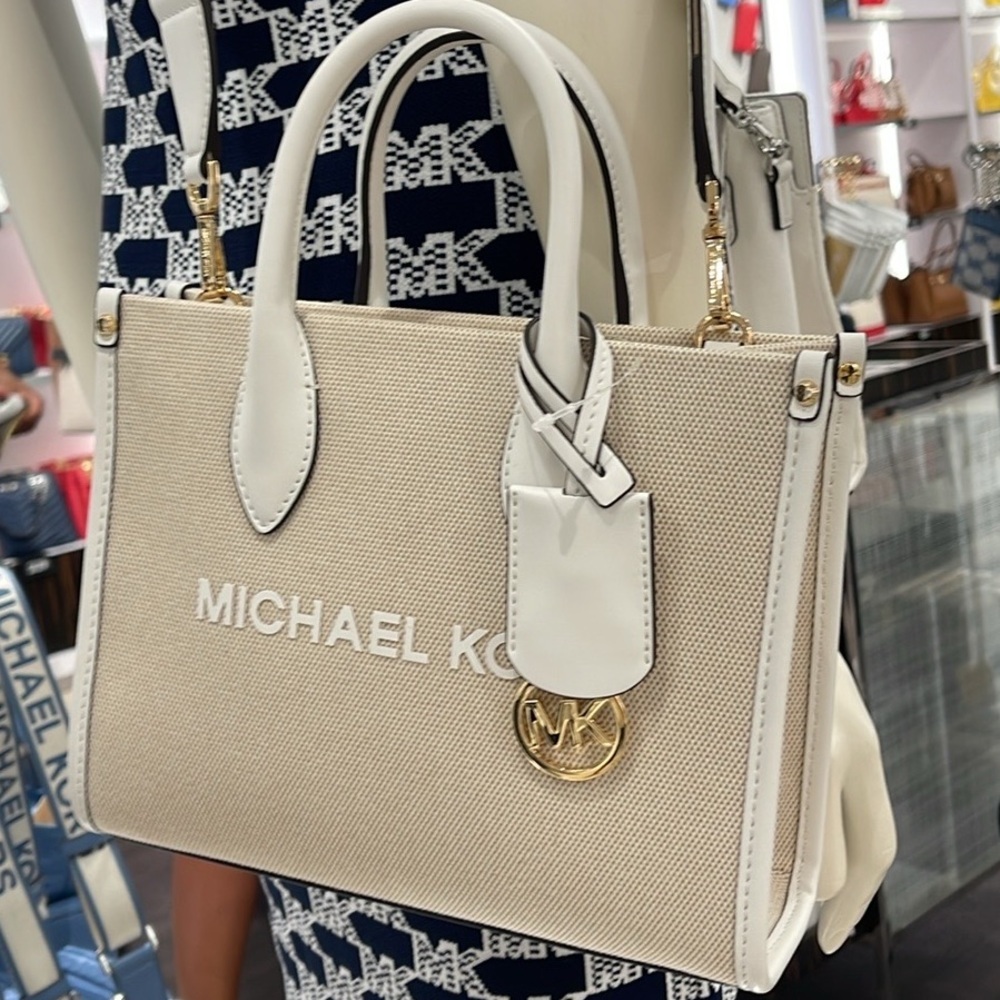 Michael Kors Mirella Small Shopper Top Zip Logo Crossbody XBODY
Optic White
NWT